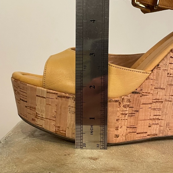 La Canadien cork leather heels size 37 (6-6.5) - Picture 9 of 10